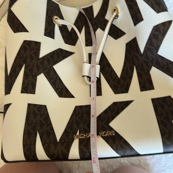 Like new! Michael Kors White and Brown Bucket Bag - Picture 7 of 9